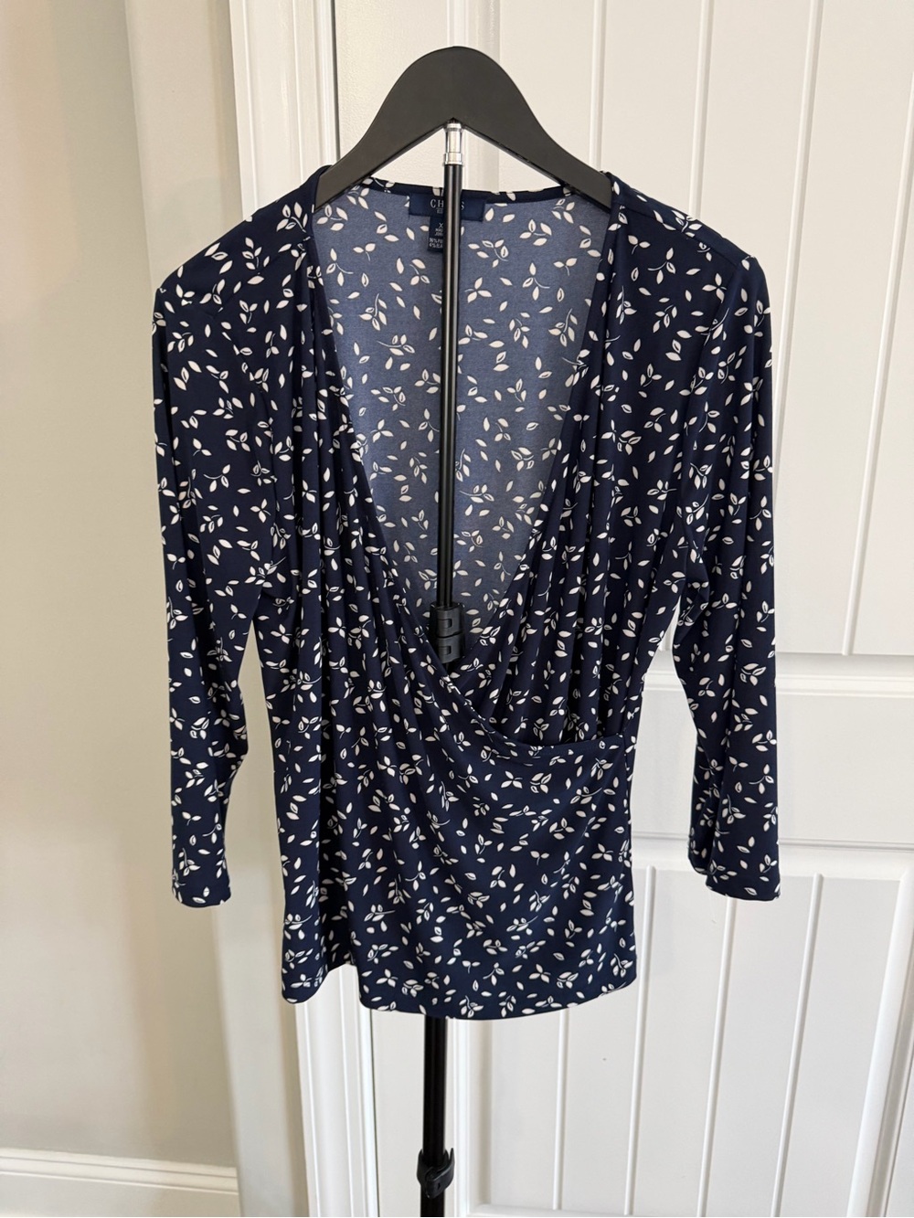 Chaps Navy and White Leaf-Print Draped V-Neck Top